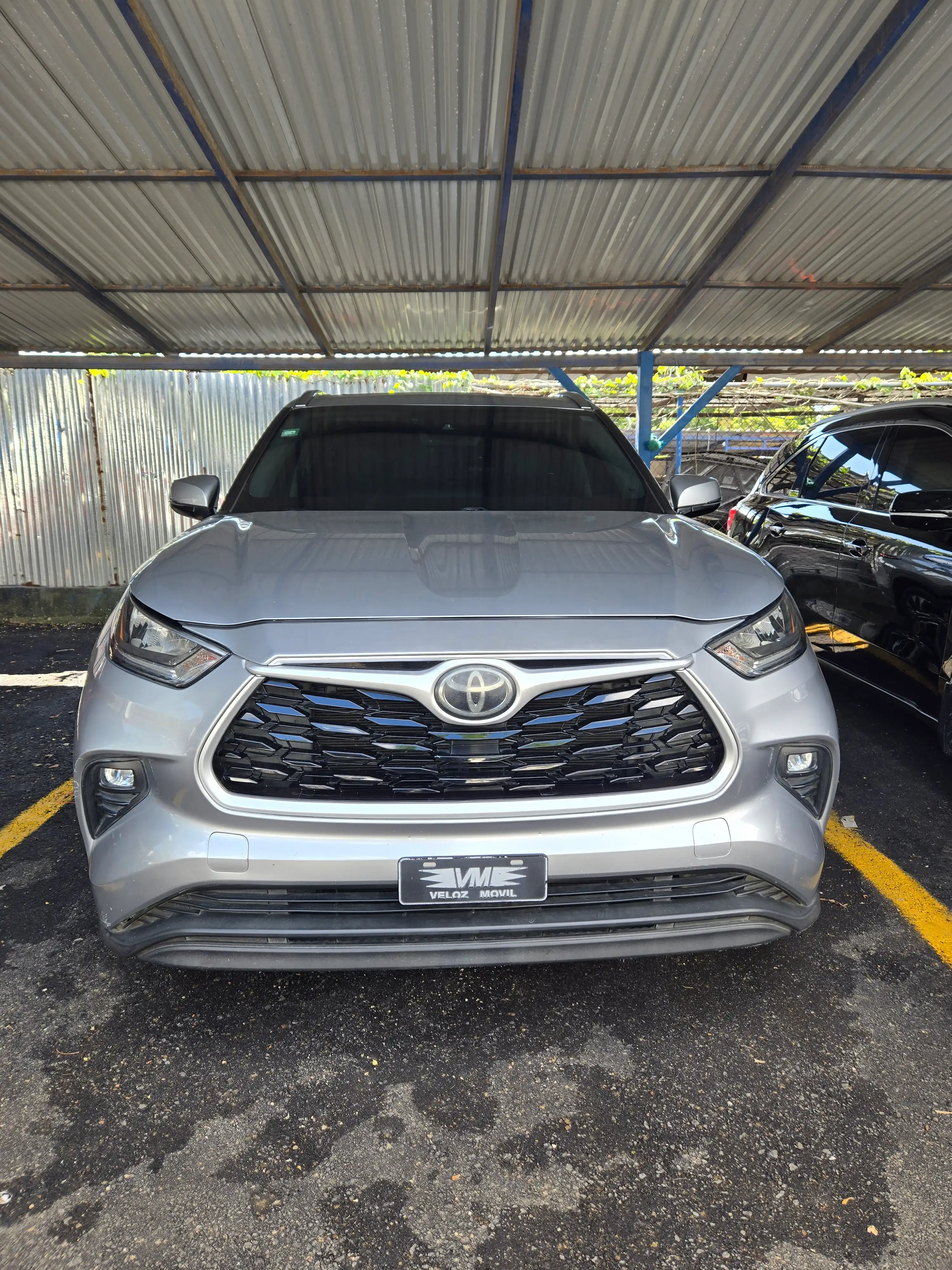 Alquiler JEEP TOYOTA HIGHLANDER 2020 — ROB-REI Rent A Car