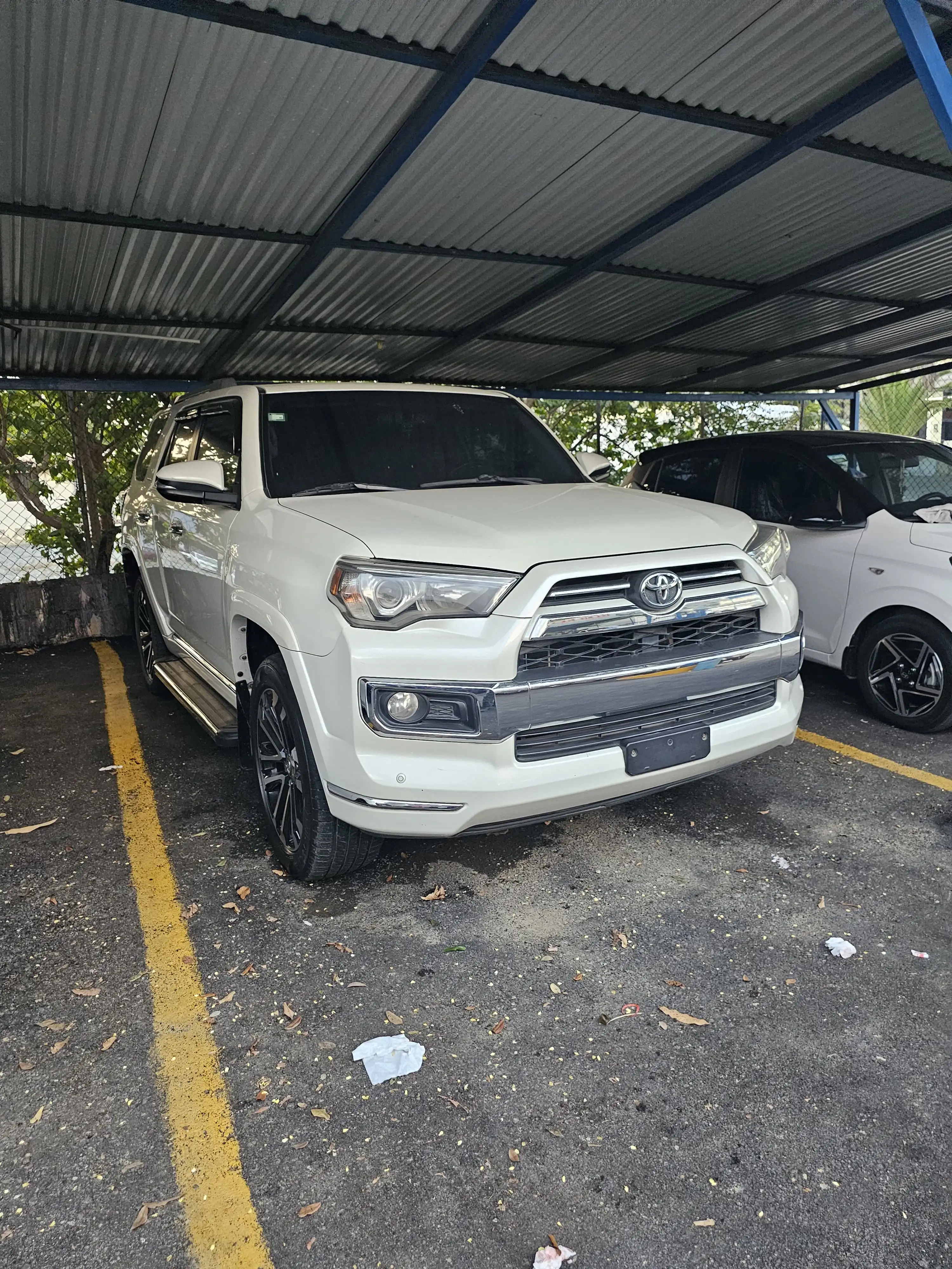 Alquiler JEEP TOYOTA 4 RUNNER 4X4 LIMYTED 2021 — ROB-REI Rent A Car